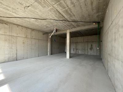 Local commercial - 85 m² - 1 pièce