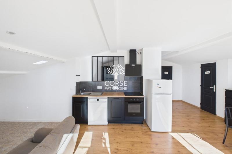 Maison de village - 240 m² - 10 pièces