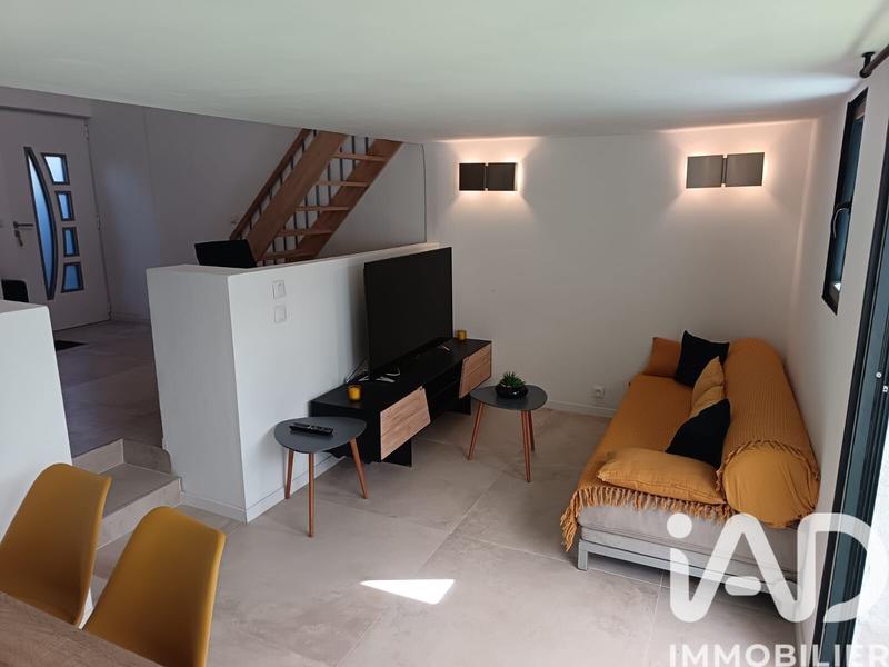 Maison - 225 m² - 10 pièces