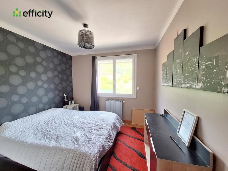 Villa - 225 m² - 9 pièces