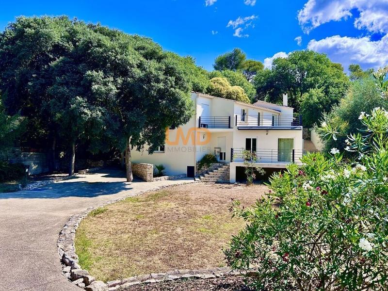 Maison - 150 m² - 5 pièces