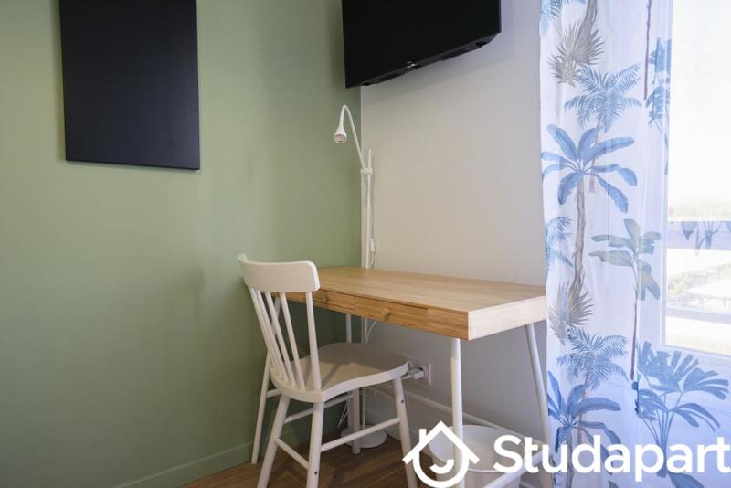 Chambre - 11 m² - 1 pièce