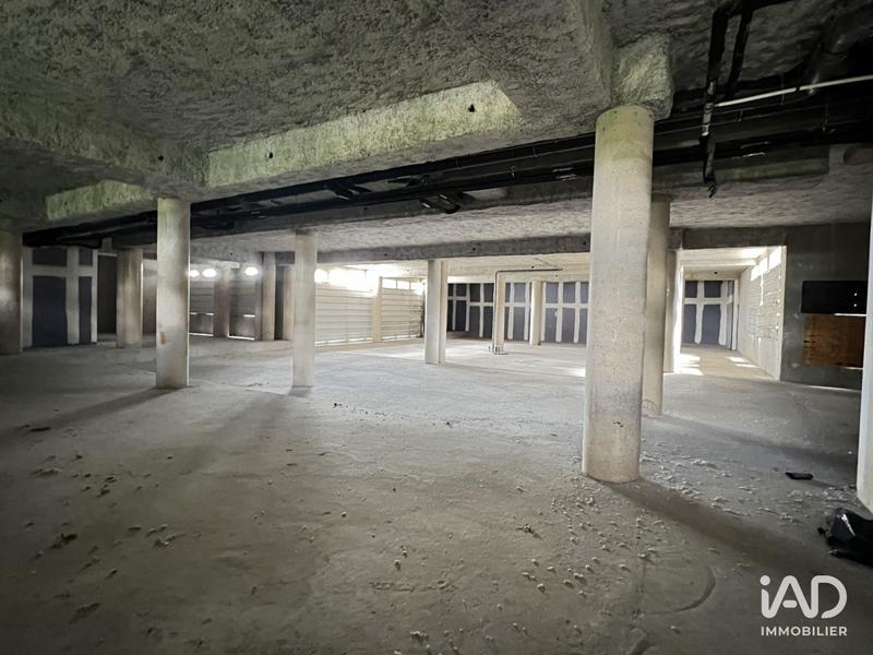 Local commercial - 968 m²