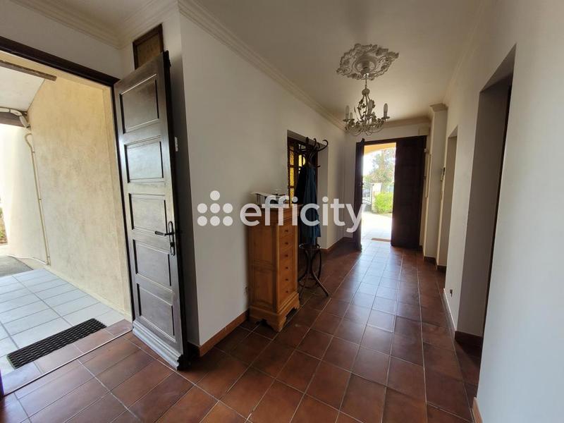 Maison - 260 m² - 12 pièces