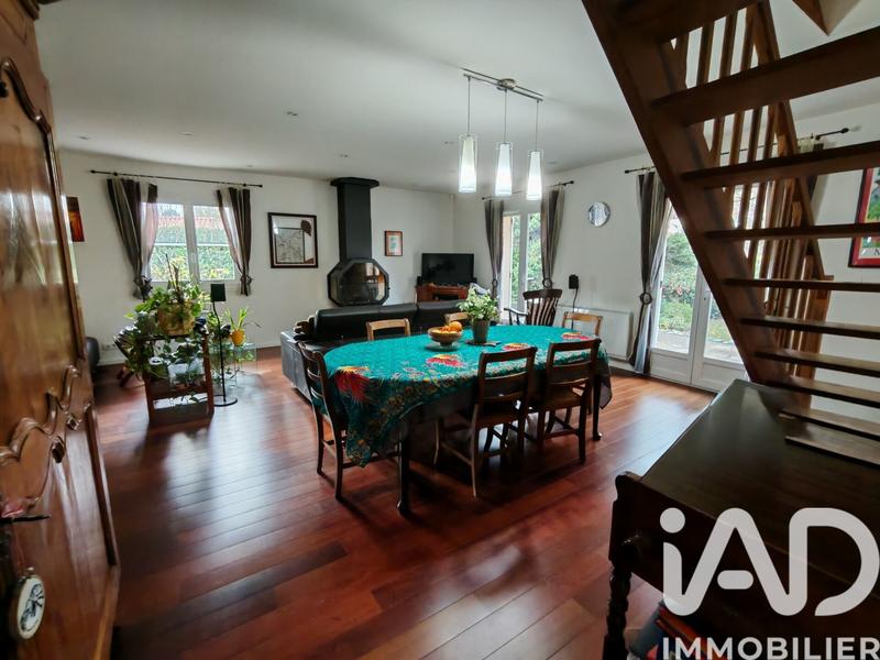 Maison - 266 m² - 7 pièces