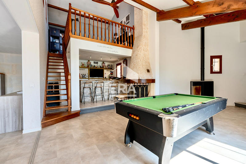 Maison - 198 m² - 8 pièces