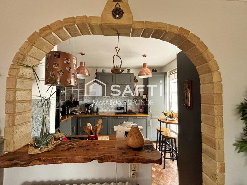 Maison - 205 m² - 6 pièces