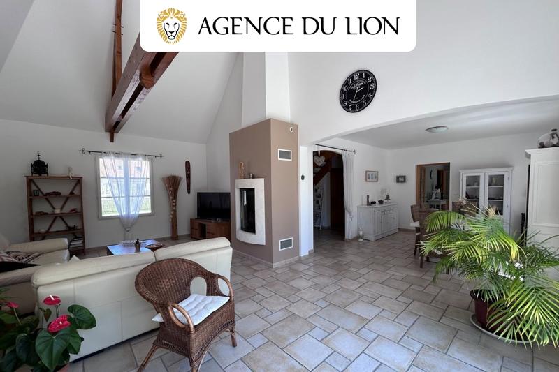 Maison - 182 m² - 6 pièces