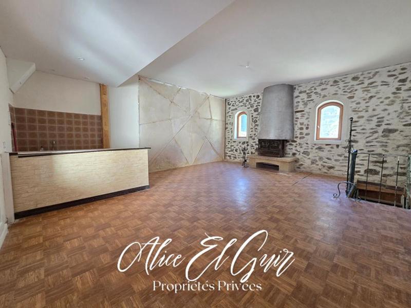 Maison - 95 m² - 5 pièces