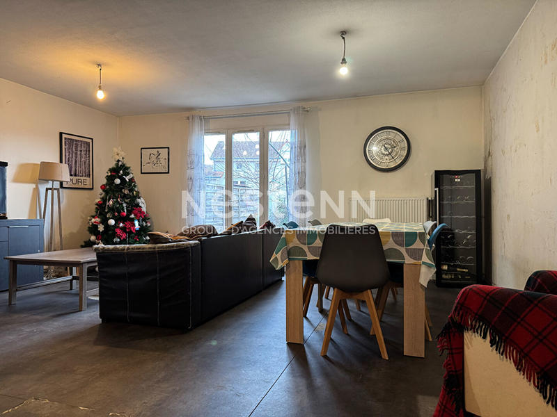 Maison - 90 m² - 5 pièces