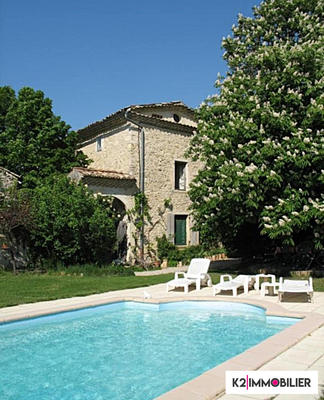 Maison - 486 m² - 14 pièces