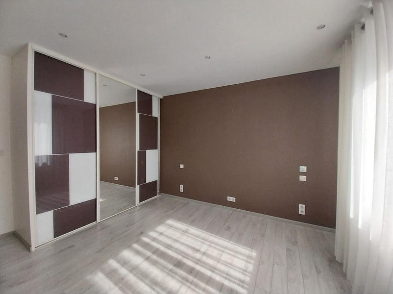 Maison - 284 m² - 7 pièces