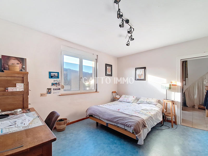 Maison - 200 m² - 6 pièces