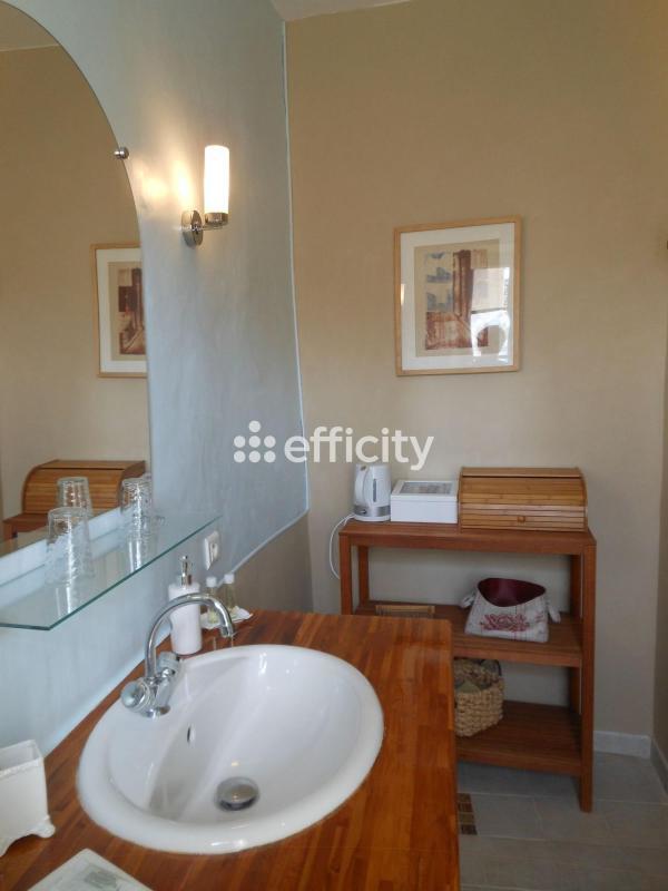 Maison - 230 m² - 9 pièces