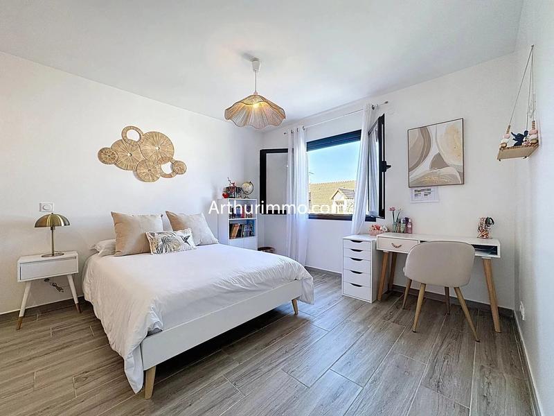 Maison - 235 m² - 8 pièces