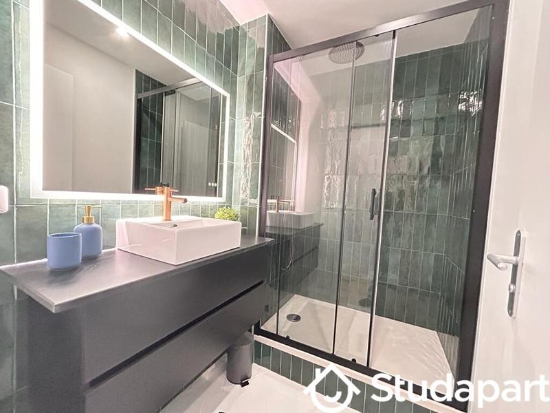 Chambre - 9 m² - 1 pièce