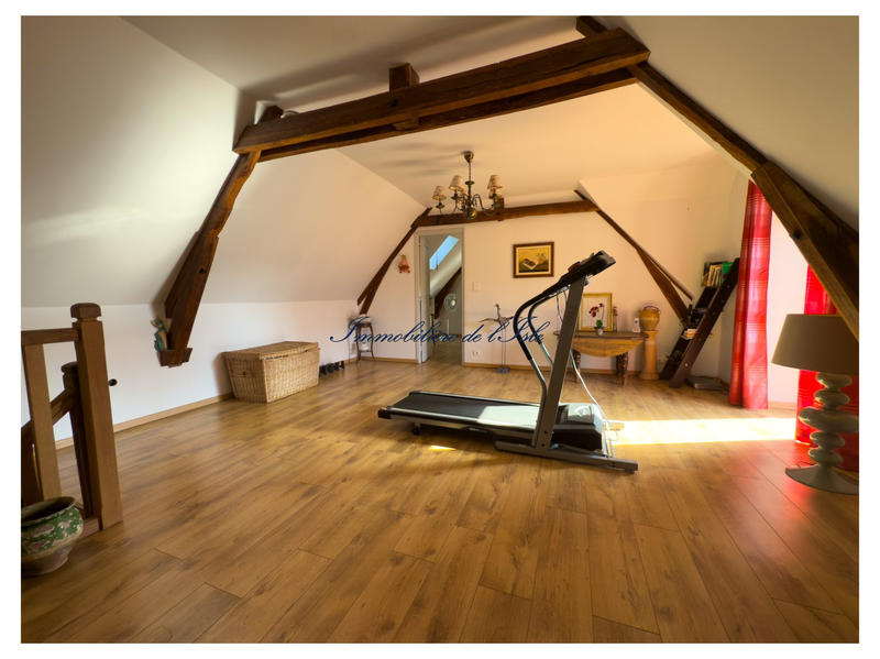 Maison - 236 m² - 9 pièces