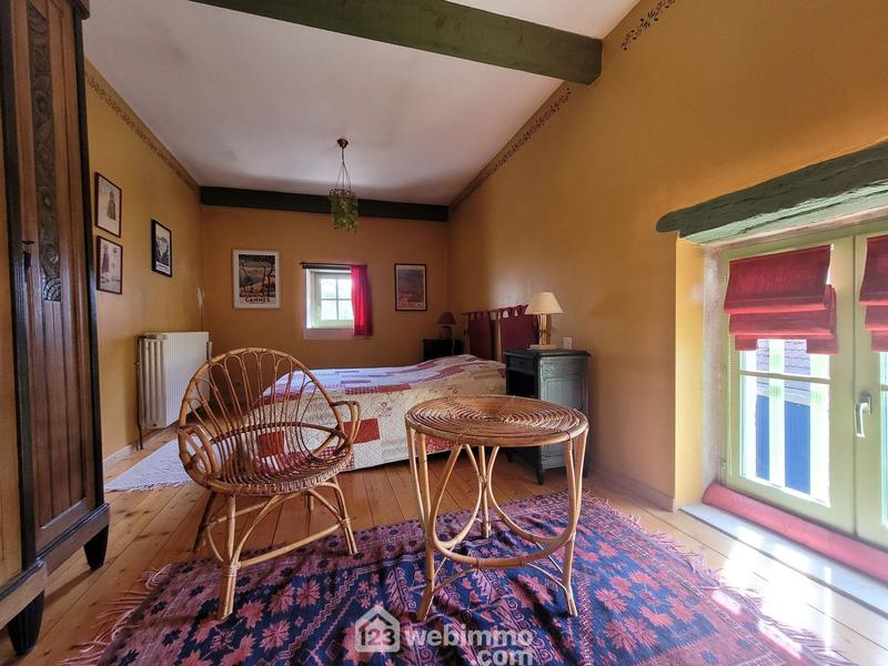 Maison - 338 m² - 10 pièces