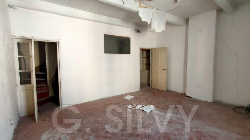 Maison - 300 m² - 9 pièces