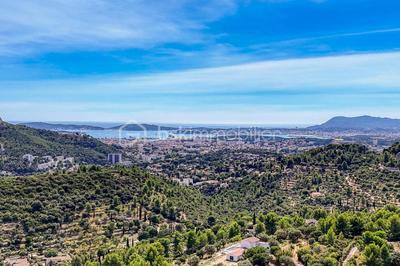 Maison - 265 m² - 10 pièces