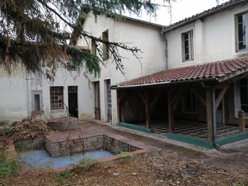 Maison de village - 300 m² - 10 pièces
