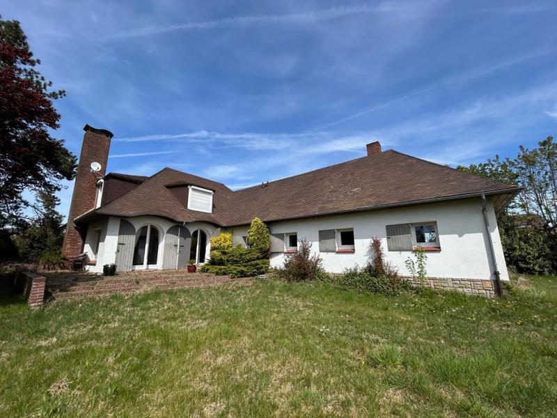 Maison - 241 m² - 6 pièces