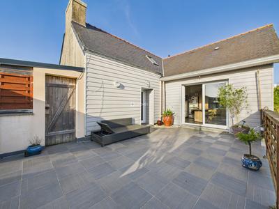 Maison traditionnelle - 90 m² - 4 pièces