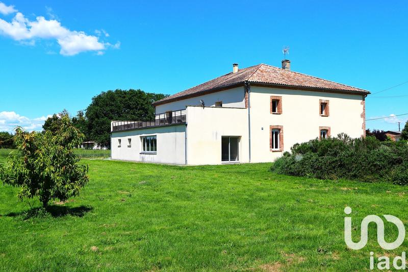 Maison - 305 m² - 8 pièces