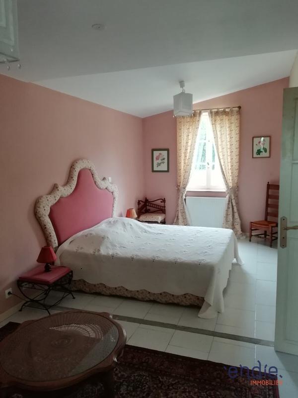 Corps de ferme - 240 m² - 9 pièces