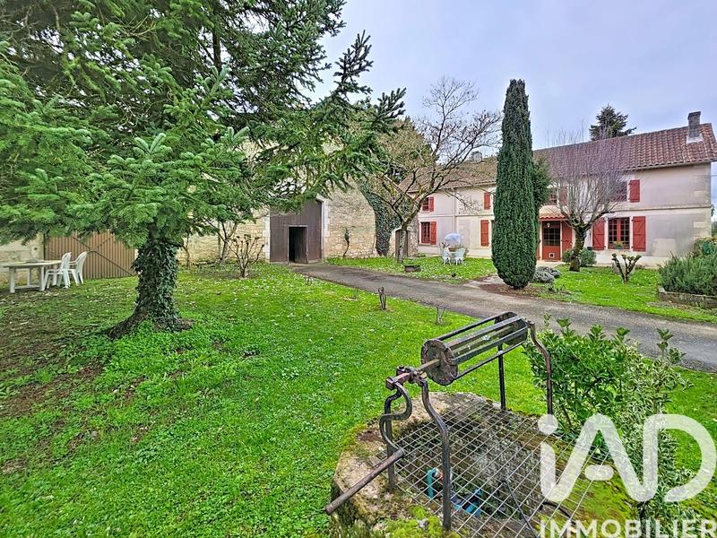 Maison - 200 m² - 7 pièces