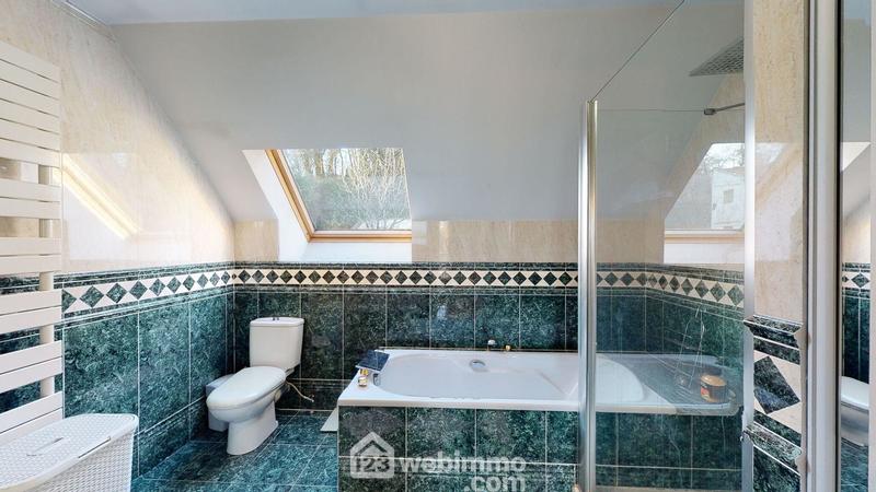 Maison - 170 m² - 7 pièces