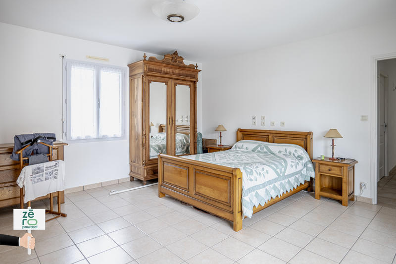 Maison - 233 m² - 7 pièces