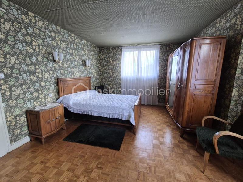 Maison - 205 m² - 8 pièces