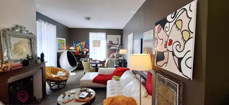 Maison - 252 m² - 11 pièces