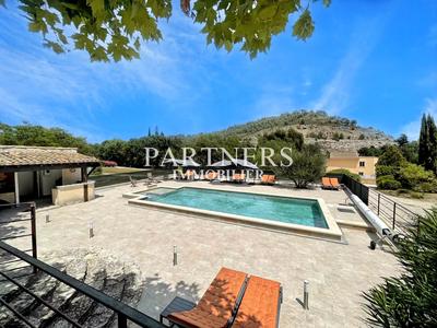 Bastide - 357 m² - 11 pièces
