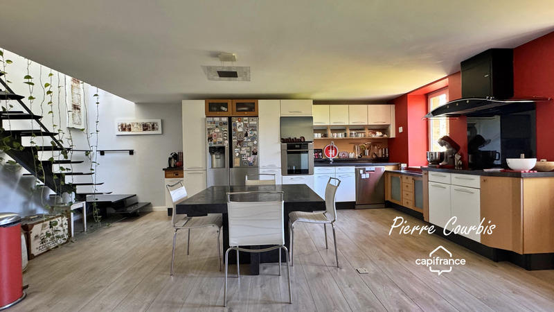 Maison - 224 m² - 6 pièces