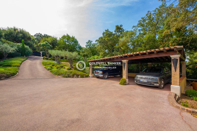 Villa - 250 m² - 6 pièces