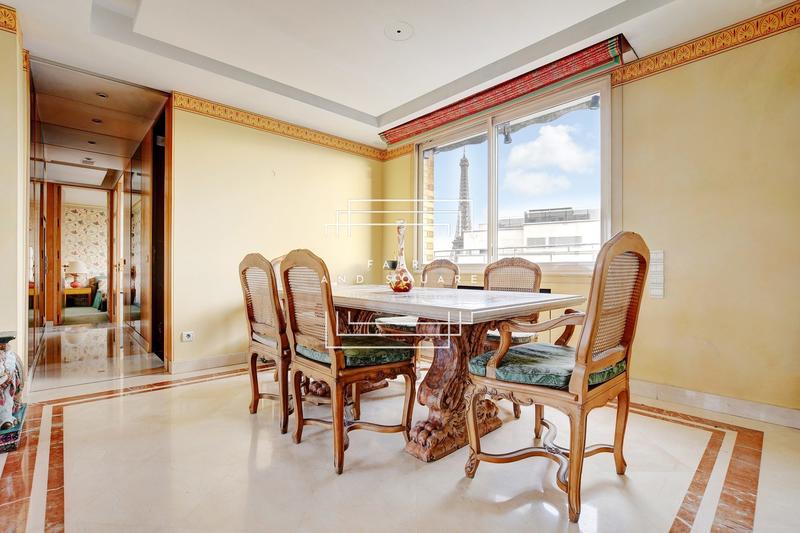 Appartement - 111 m² - 5 pièces