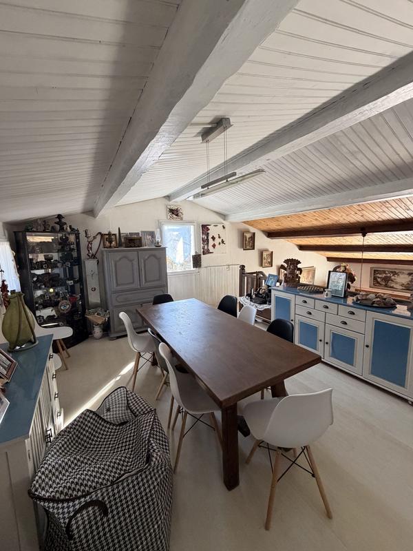 Maison traditionnelle - 207 m² - 10 pièces