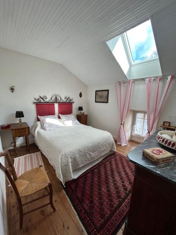 Maison - 277 m² - 11 pièces