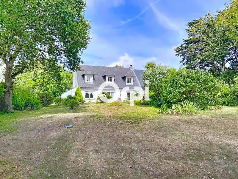 Maison - 245 m² - 9 pièces