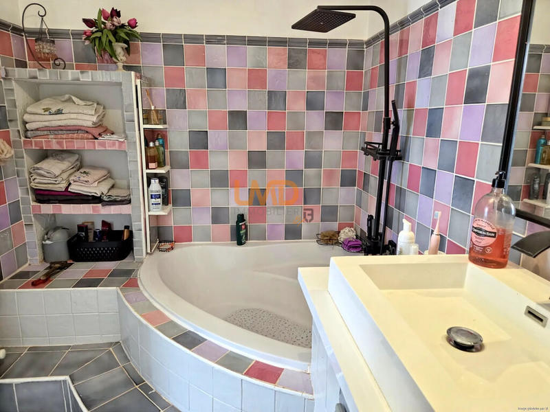 Propriété - 181 m² - 7 pièces