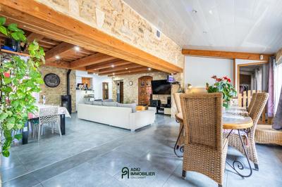 Mas - 381 m² - 9 pièces