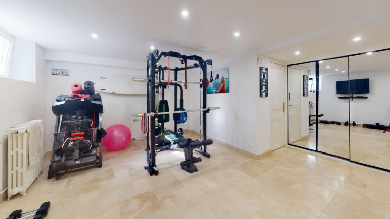 Maison - 185 m² - 7 pièces