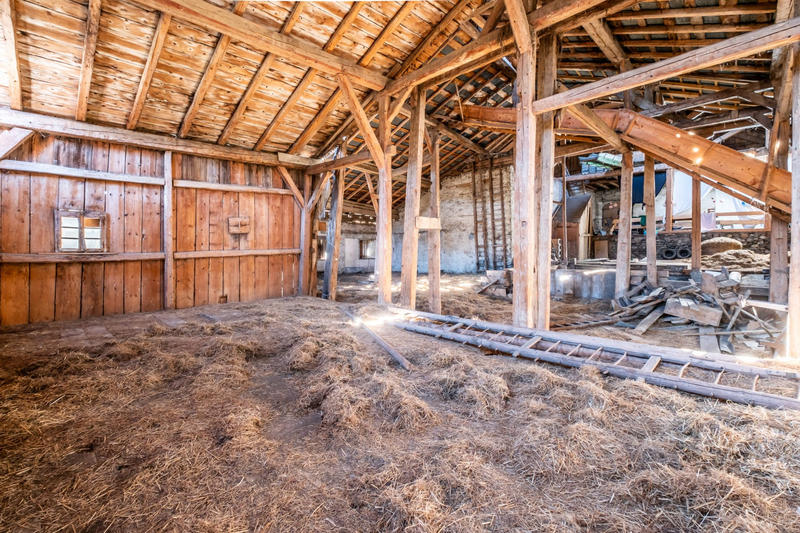 Ferme - 710 m² - 4 pièces