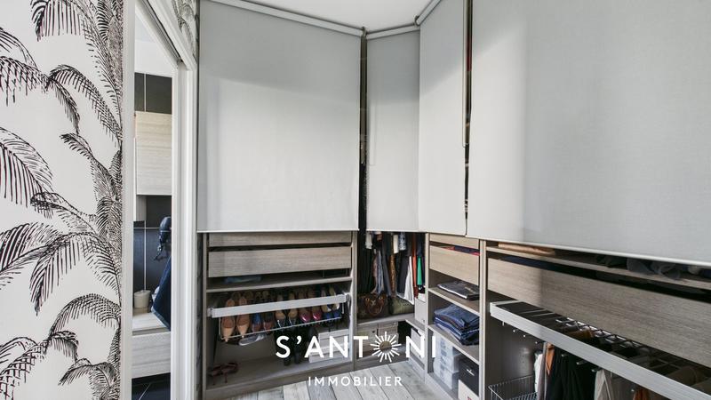 Maison - 200 m² - 9 pièces