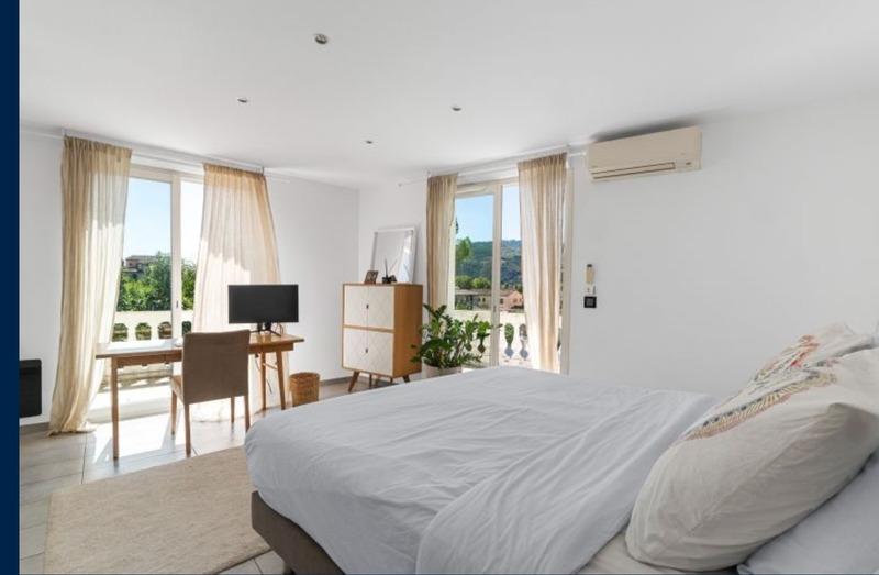 Maison - 203 m² - 7 pièces