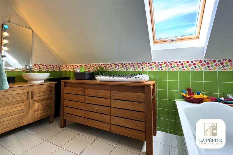 Maison - 177 m² - 7 pièces