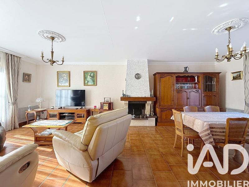 Maison - 93 m² - 5 pièces