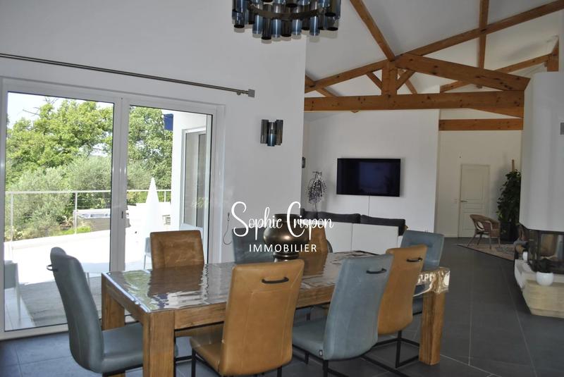 Villa - 186 m² - 8 pièces